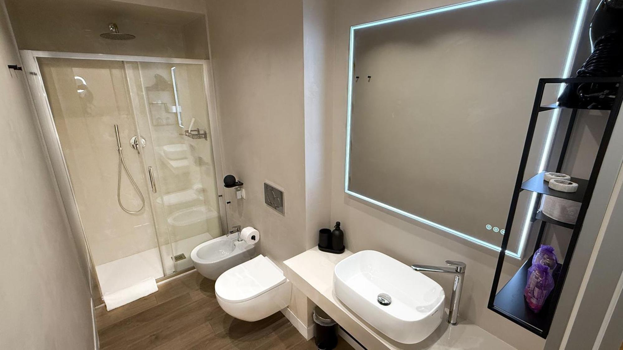 Bilocale Moderno Con Parcheggio E Self Check-in Fiera & Citylife Apartamento Milán