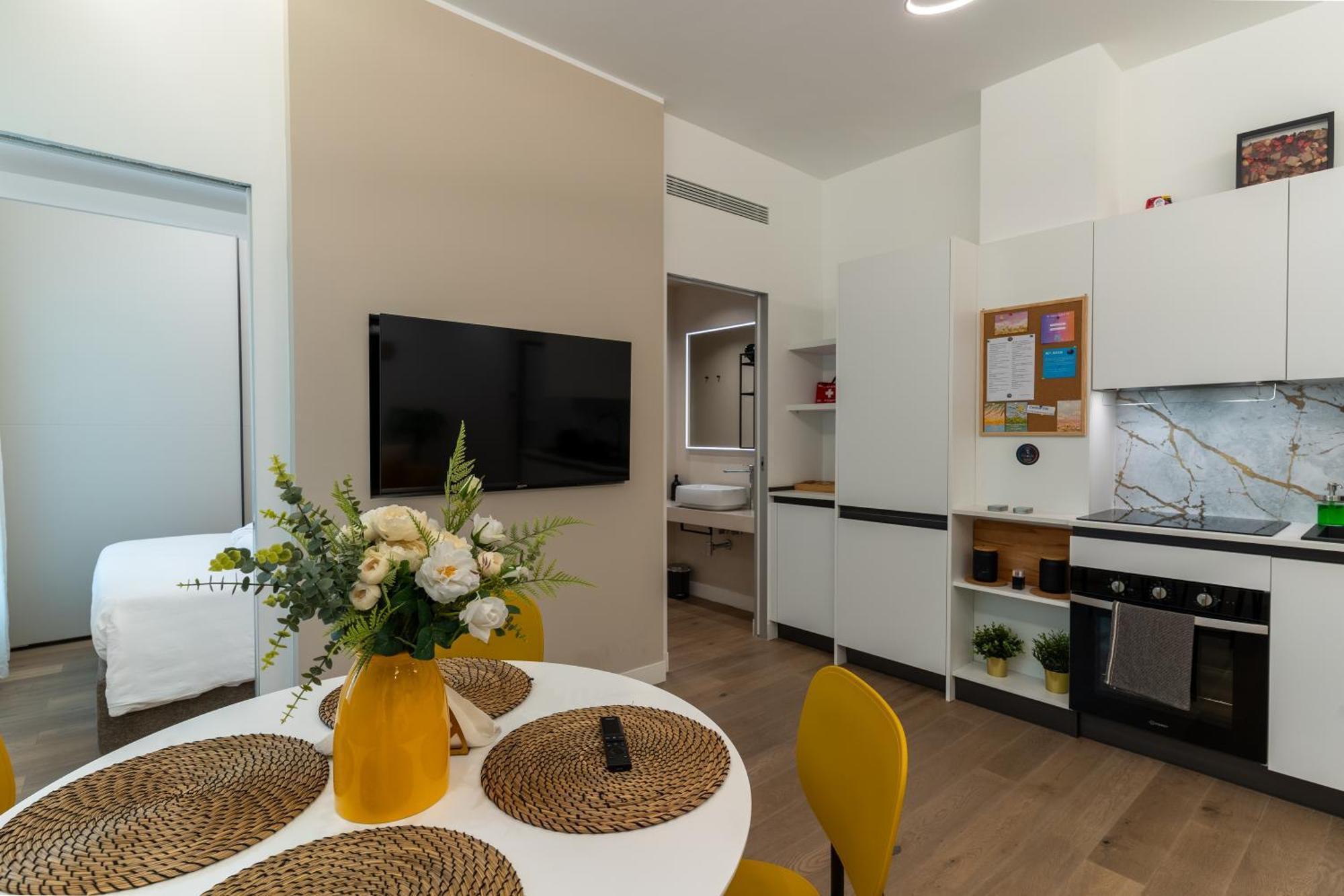 Bilocale Moderno Con Parcheggio E Self Check-in Fiera & Citylife Apartamento