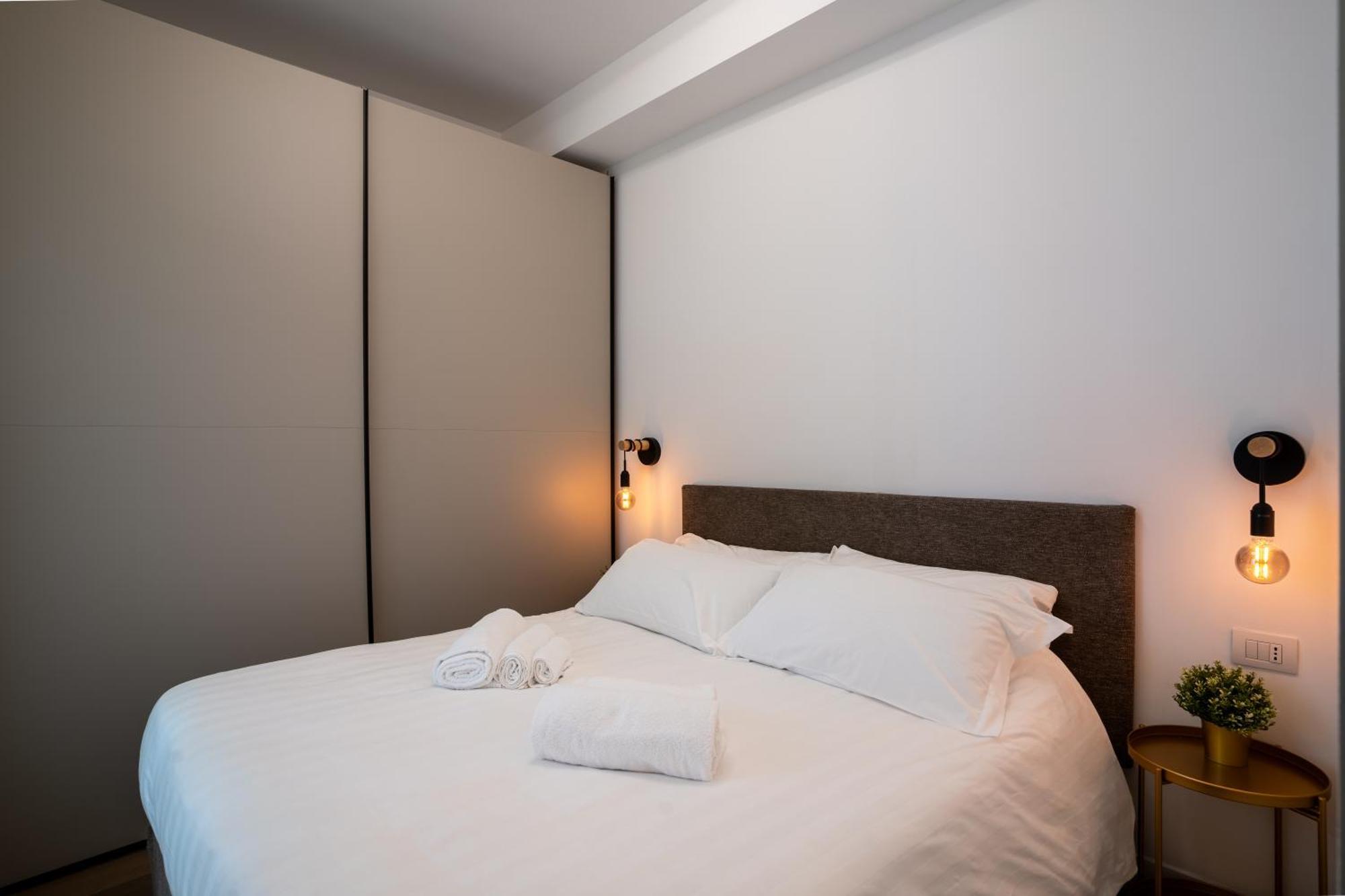 Bilocale Moderno Con Parcheggio E Self Check-in Fiera & Citylife Apartment *